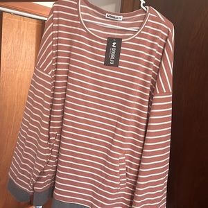 DOUBLJU fleece sweatshirt.